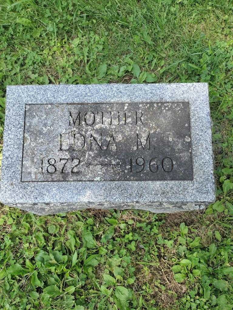Edna M. Wincher's grave. Photo 3