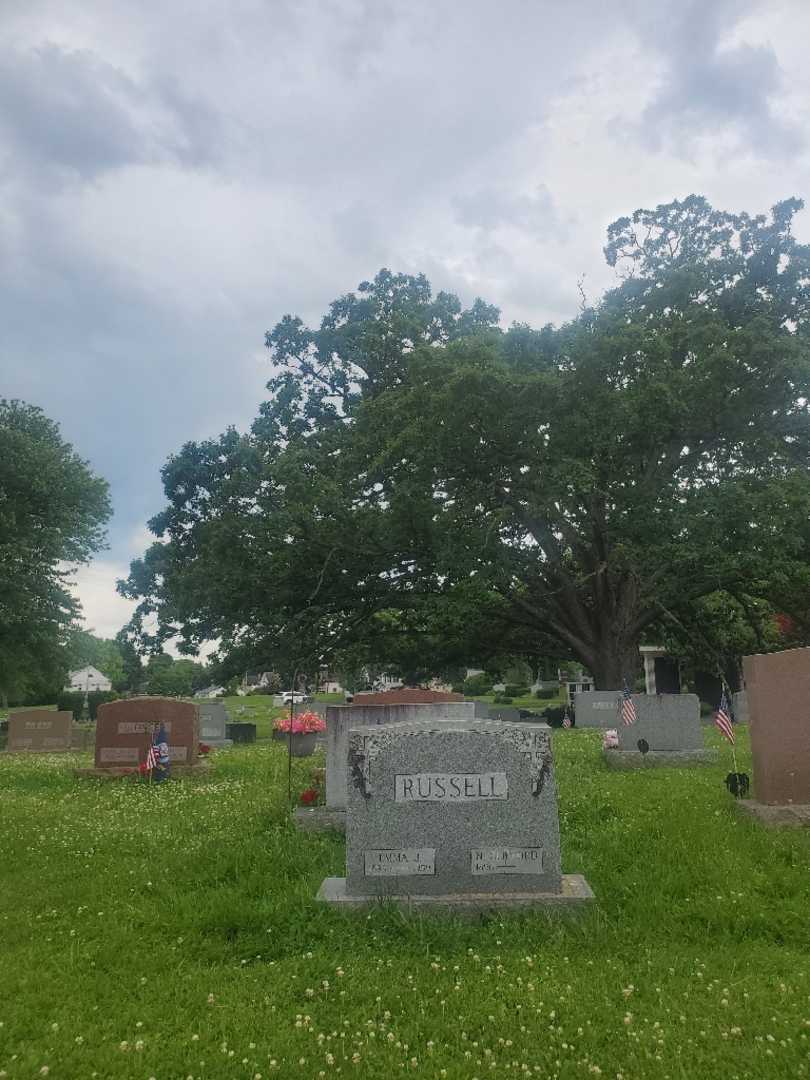 Emma J. Russell Risch's grave. Photo 1