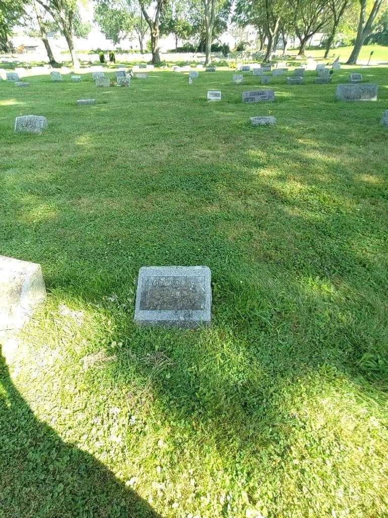 Clifton W. Gould's grave. Photo 1