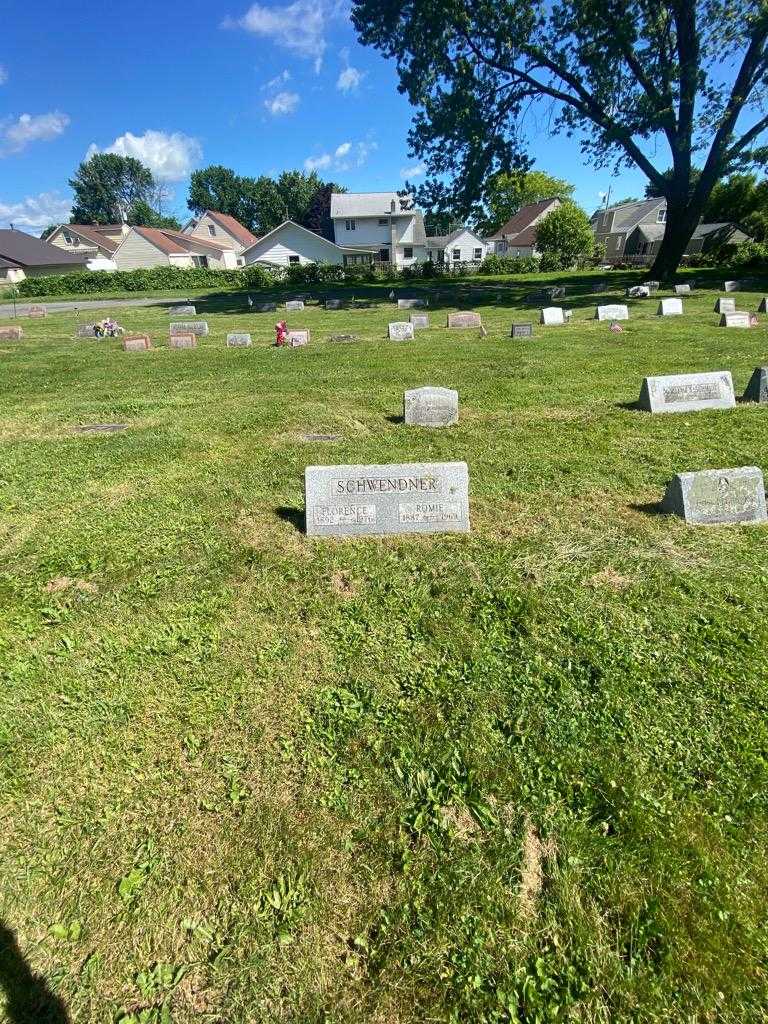 Florence Schwendner's grave. Photo 1