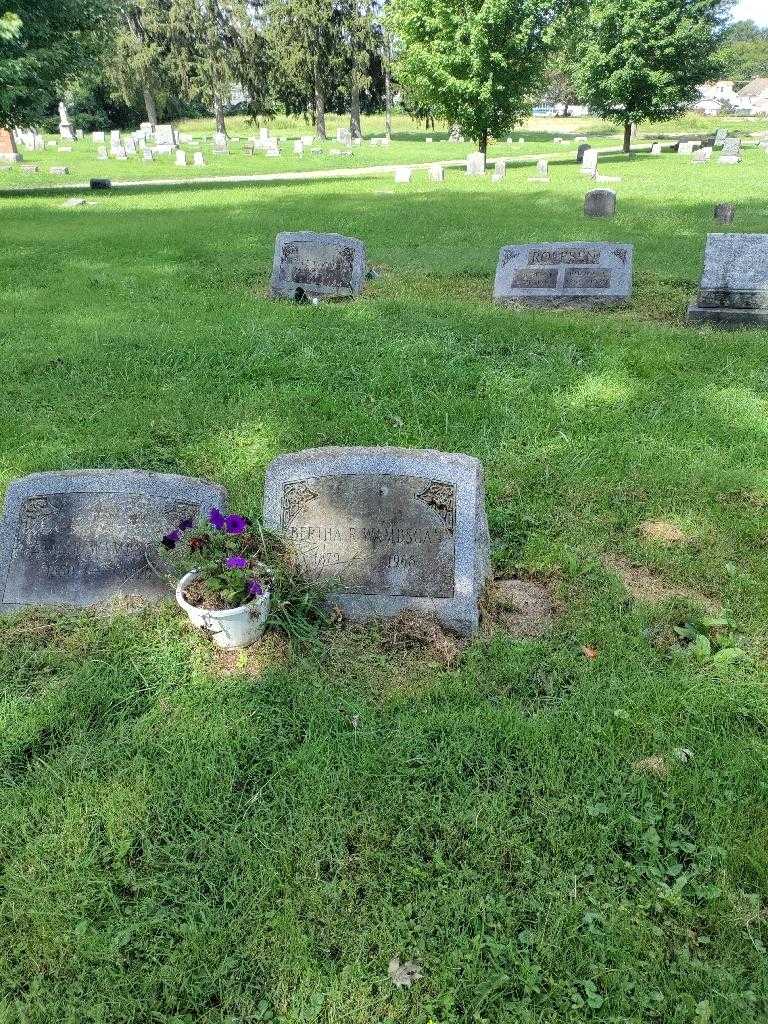 Bertha R. Wambsgan's grave. Photo 1