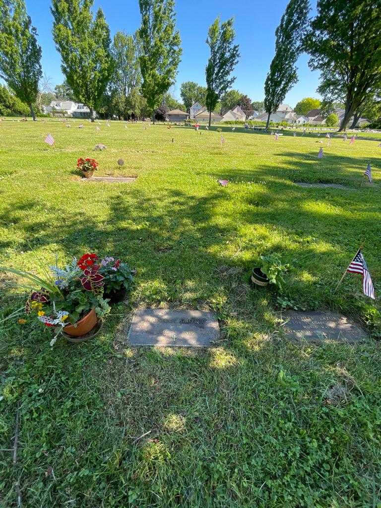 Margaret Shifflet's grave. Photo 1