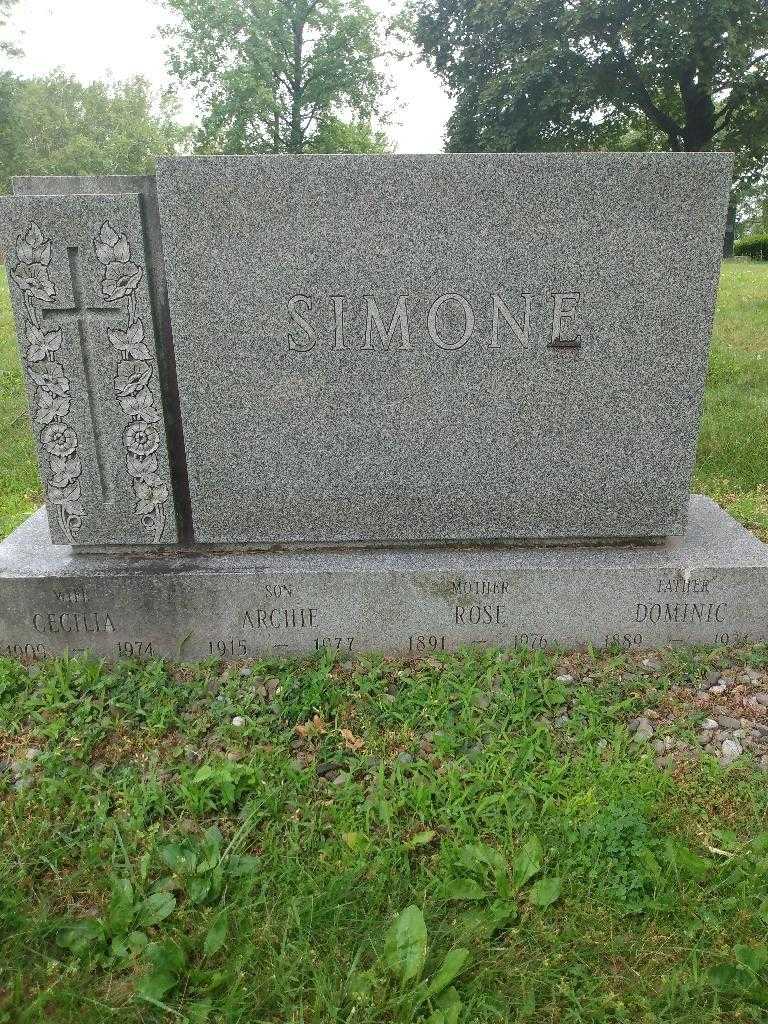 Cecilia Simone's grave. Photo 2