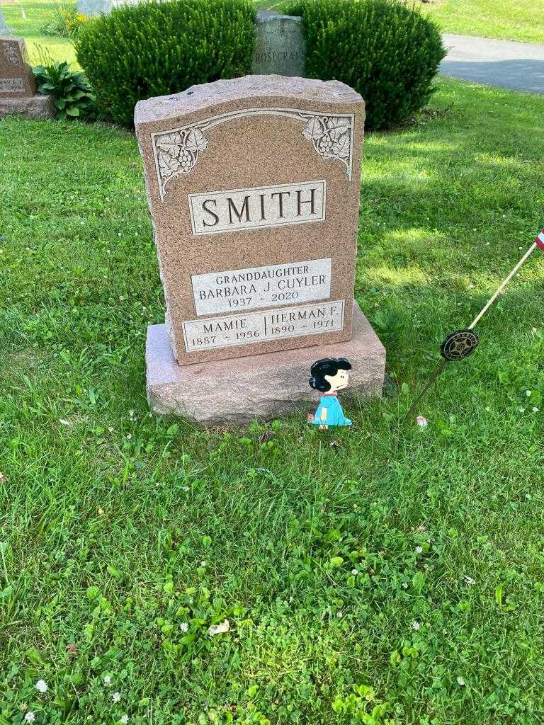 Herman F. Smith's grave. Photo 2