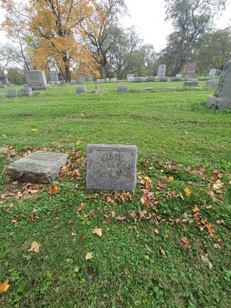 Frederick Borne's grave. Photo 1
