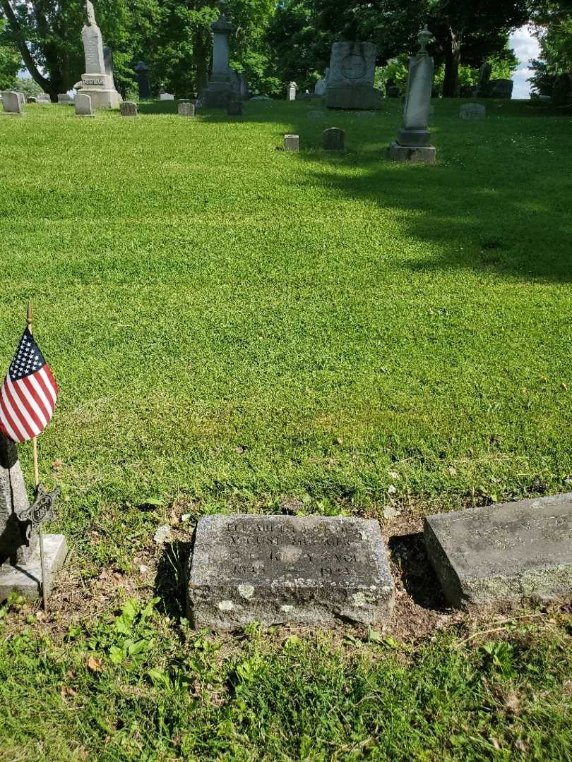 Elizabeth M Metzger's grave. Photo 1