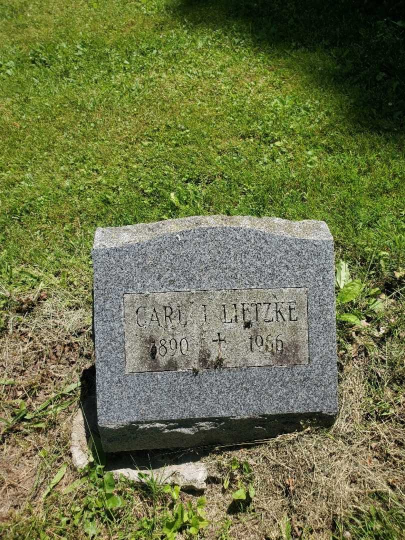 Carl J. Lietzke's grave. Photo 3