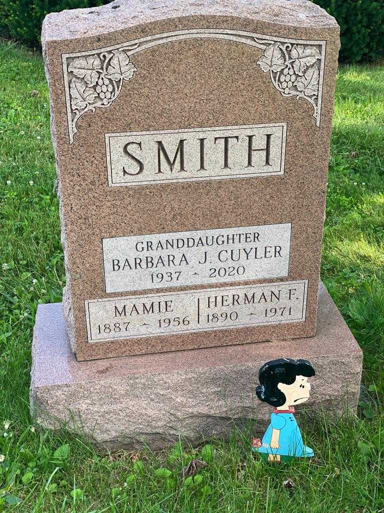 Herman F. Smith's grave. Photo 3