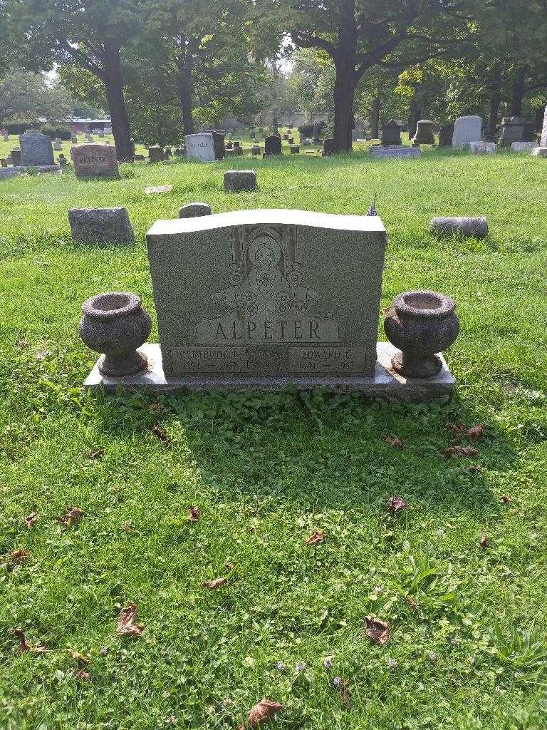 Clarence E. Alpeter's grave. Photo 3