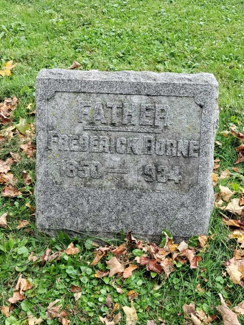 Frederick Borne's grave. Photo 2