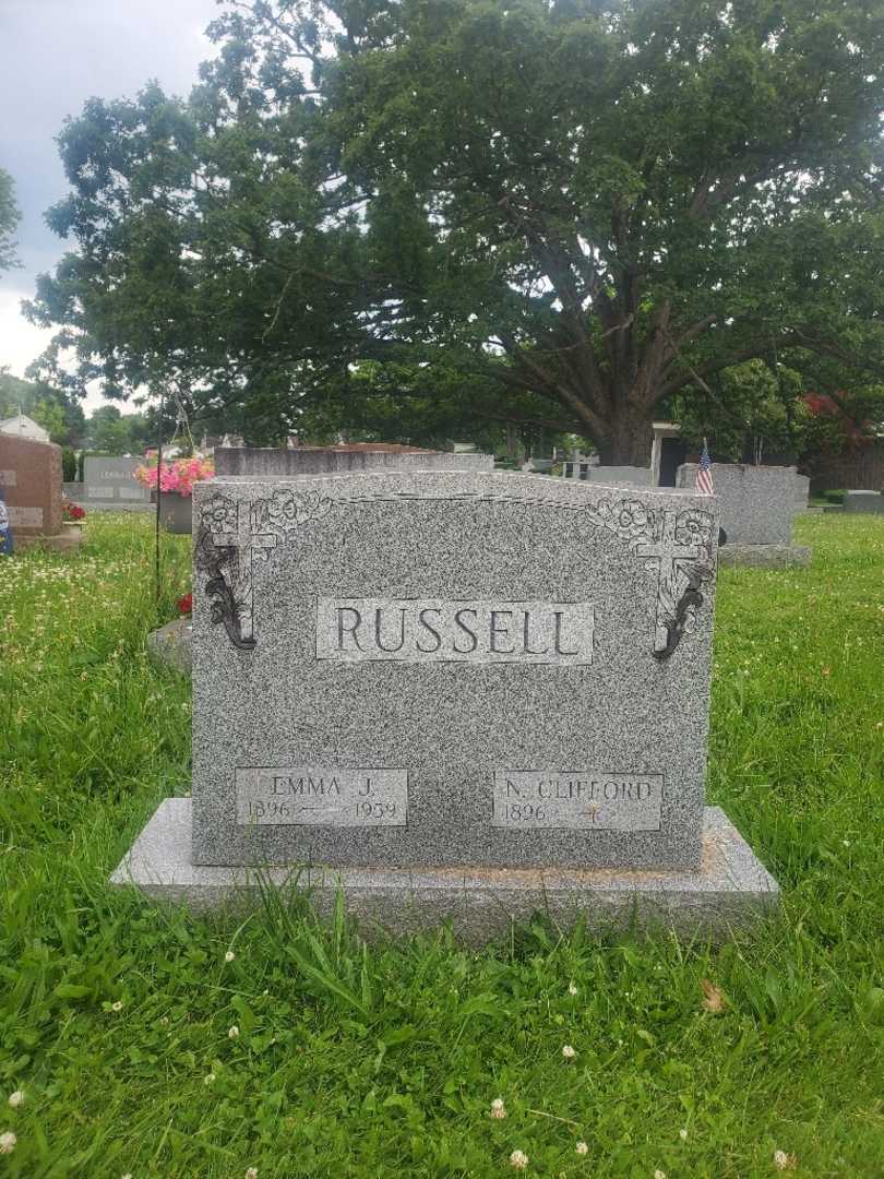 Emma J. Russell Risch's grave. Photo 2