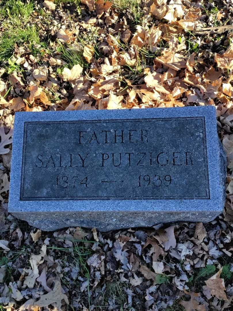 Sally Putziger's grave. Photo 3