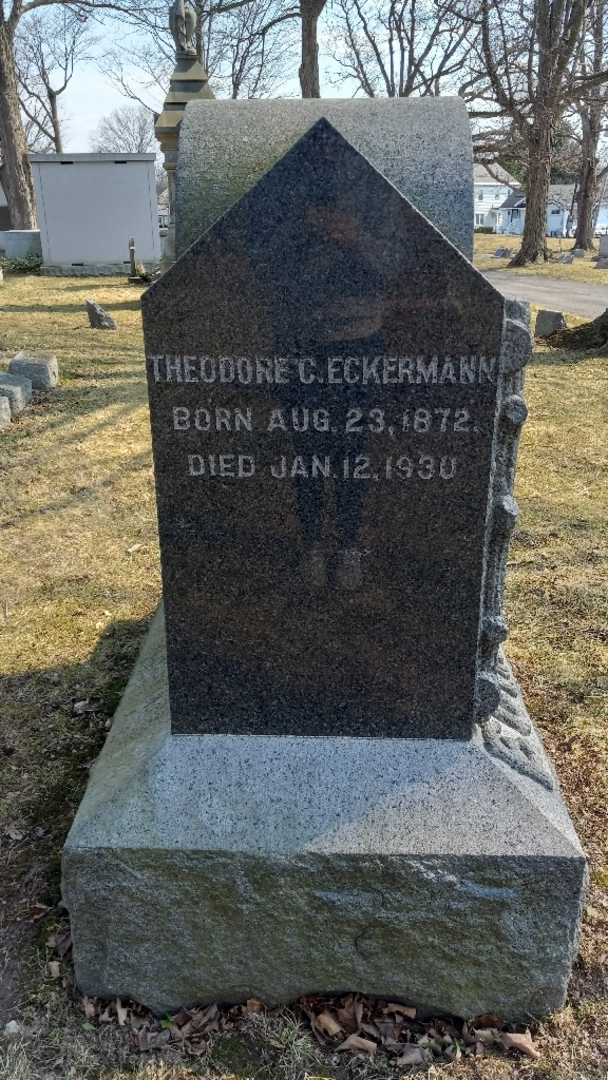 Theodore C. Eckermann's grave. Photo 4