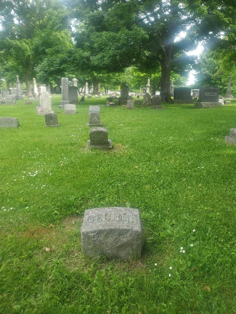 George R. Sauter's grave. Photo 2