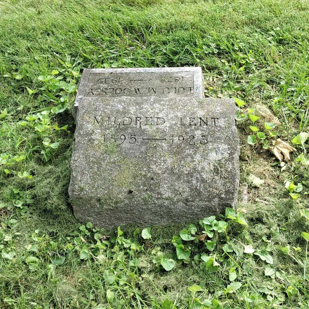 Mildred F. Lent's grave. Photo 2