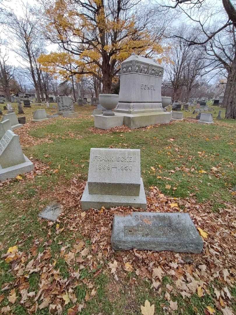 Frank Eckel's grave. Photo 1