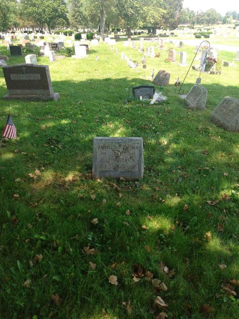 Ruth K. Johnson's grave. Photo 1