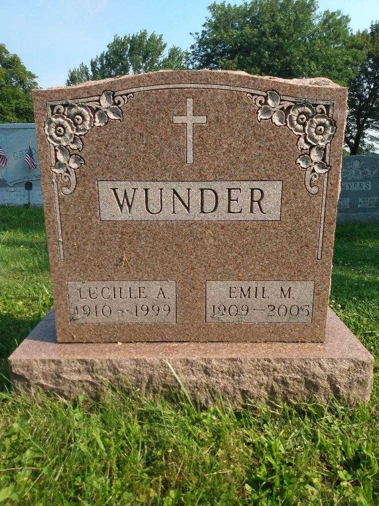 Emil M. Wunder's grave. Photo 3