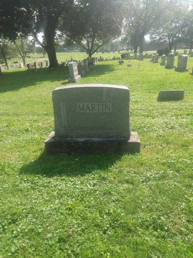 Leon H. Martin's grave. Photo 1