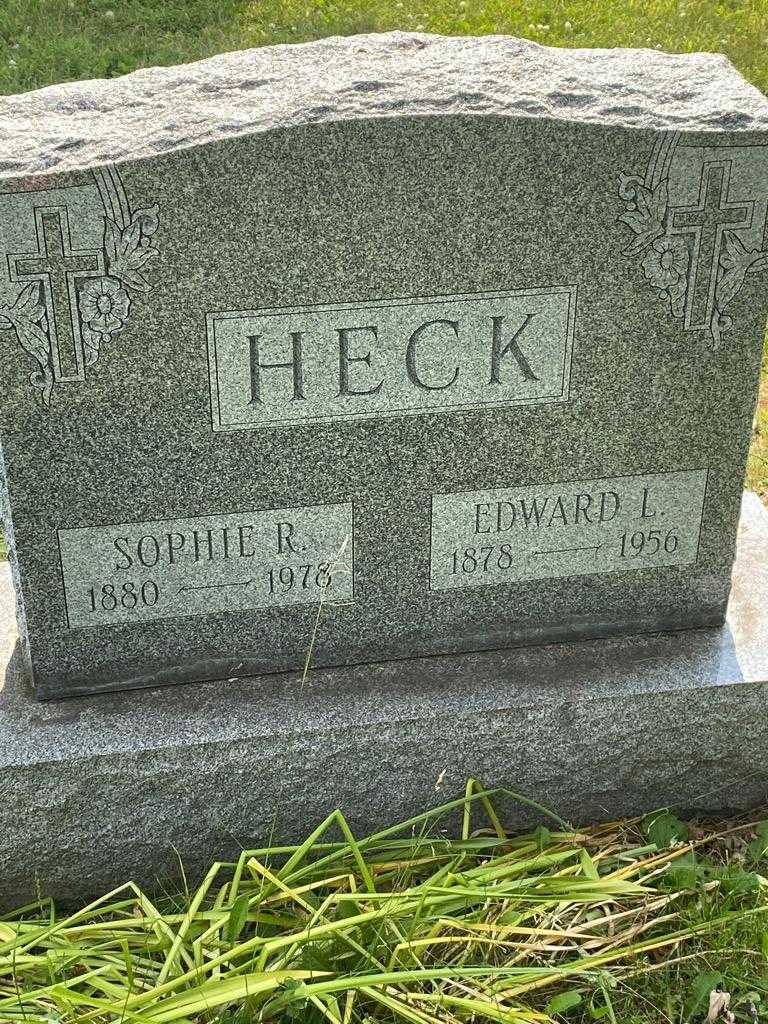 Edward L. Heck's grave. Photo 3