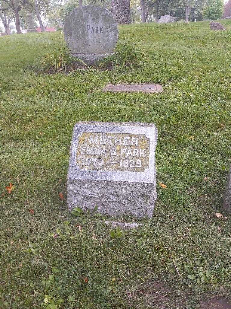 Emma B. Park's grave. Photo 3