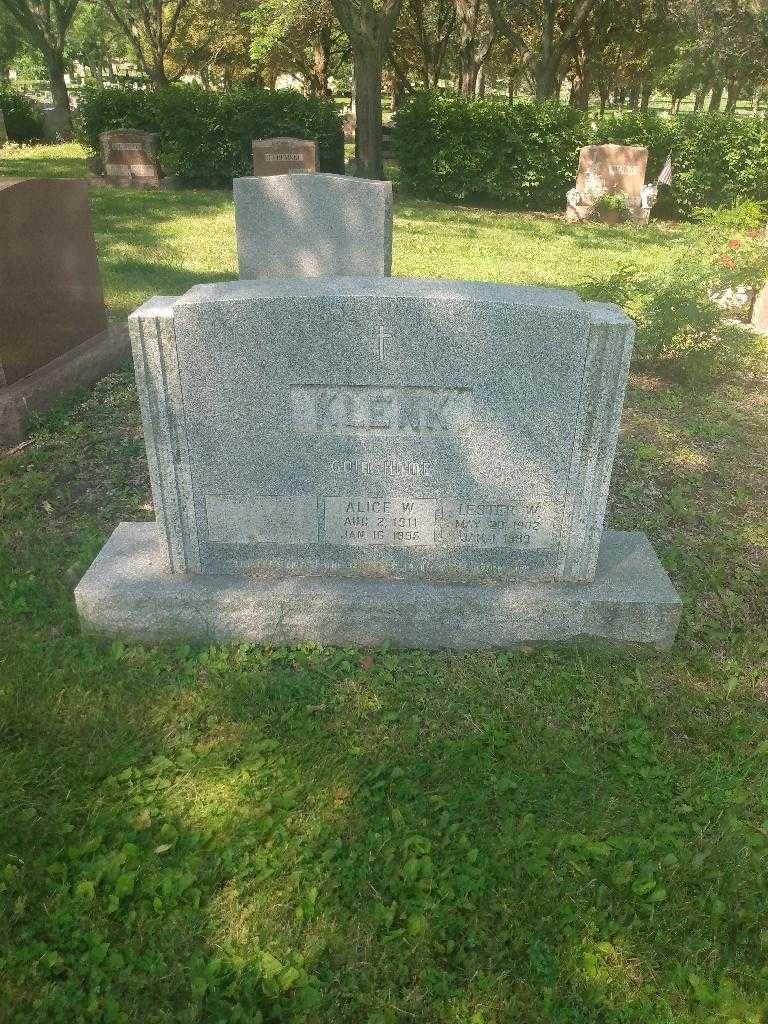 Alice W. Klenk's grave. Photo 1
