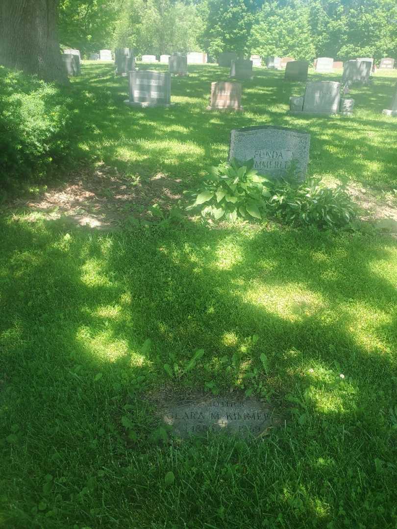 Clara M. Kimmerle Oswald's grave. Photo 1