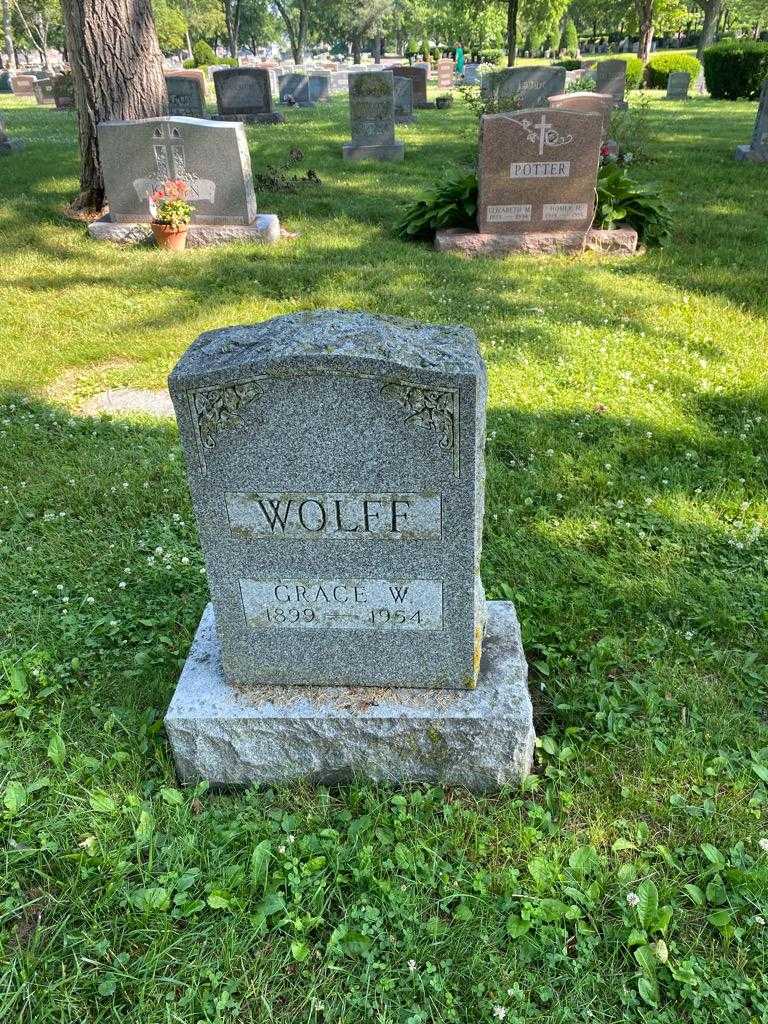 Grace W. Wolff's grave. Photo 2