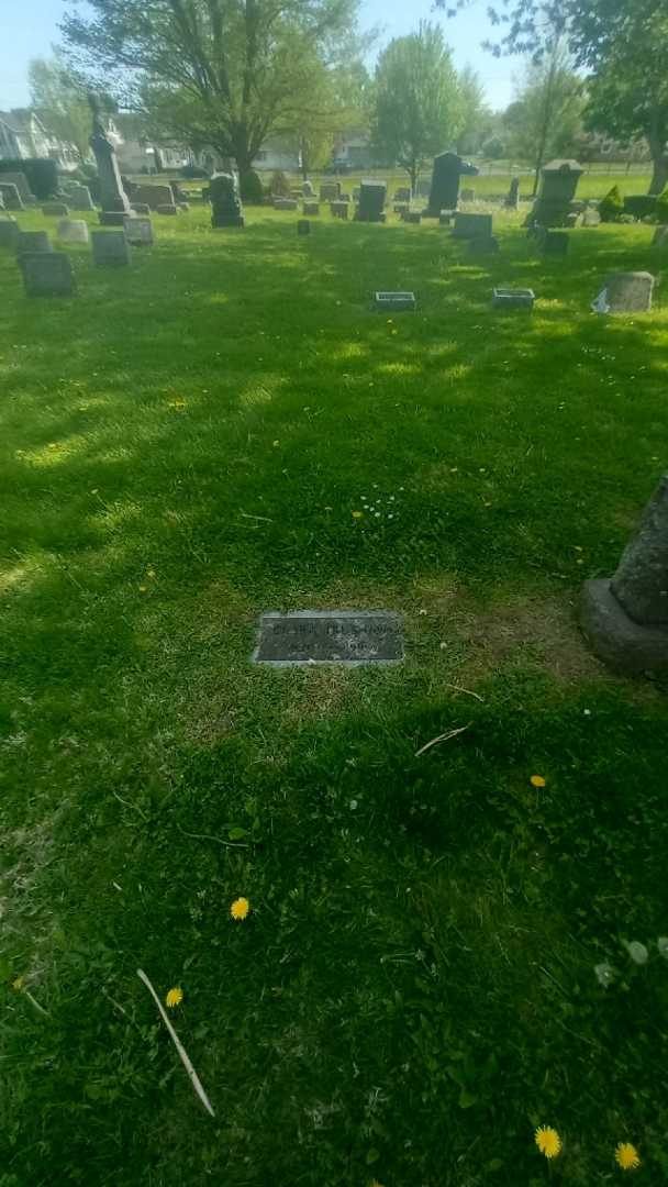 Clara Trushaw's grave. Photo 2
