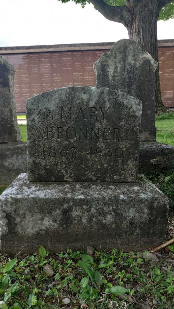 Mary Bronner's grave. Photo 4