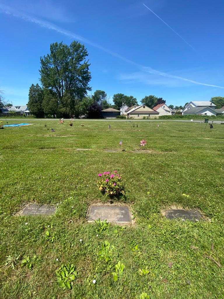 Marie D. Lavergne's grave. Photo 1