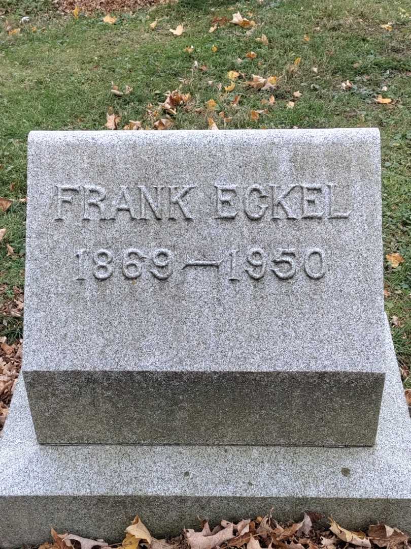 Frank Eckel's grave. Photo 3
