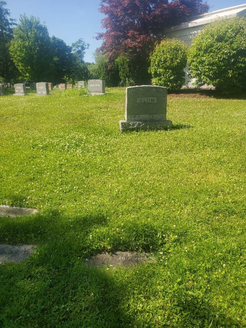 Jacob R. Buecheler's grave. Photo 1