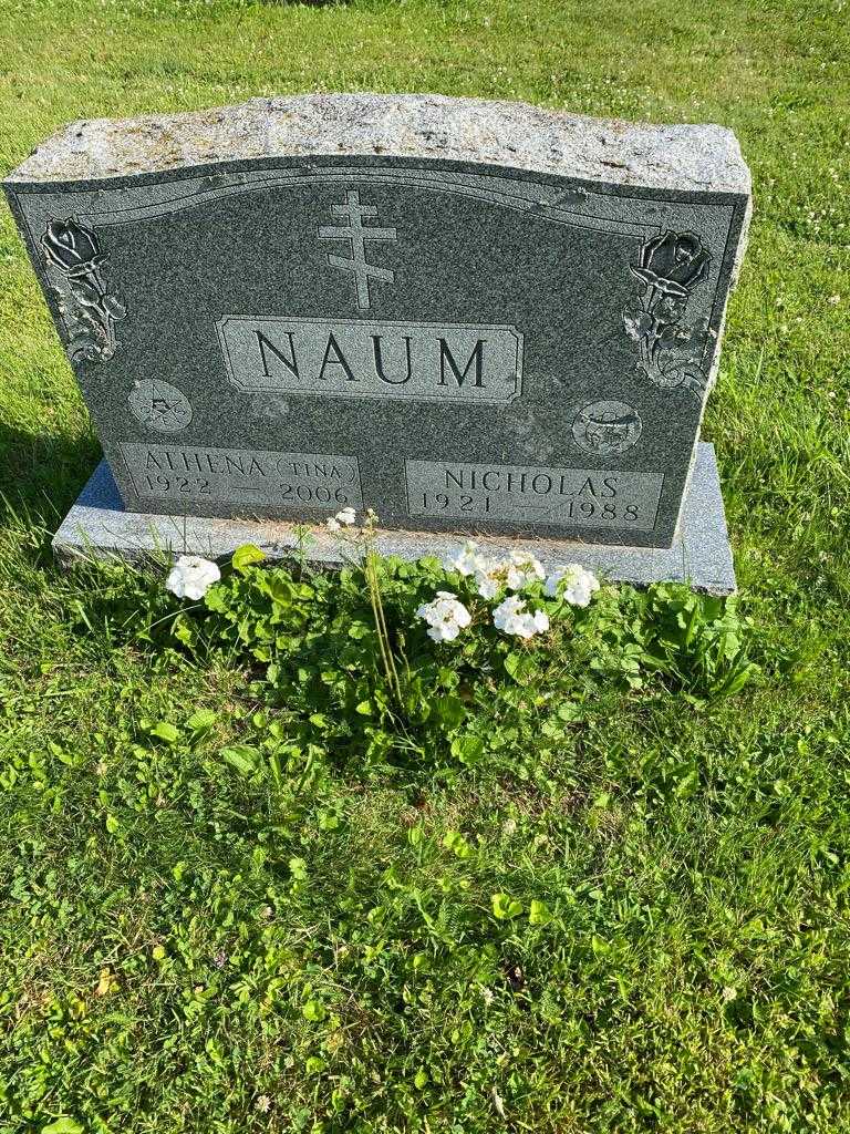 Nicholas Naum's grave. Photo 2