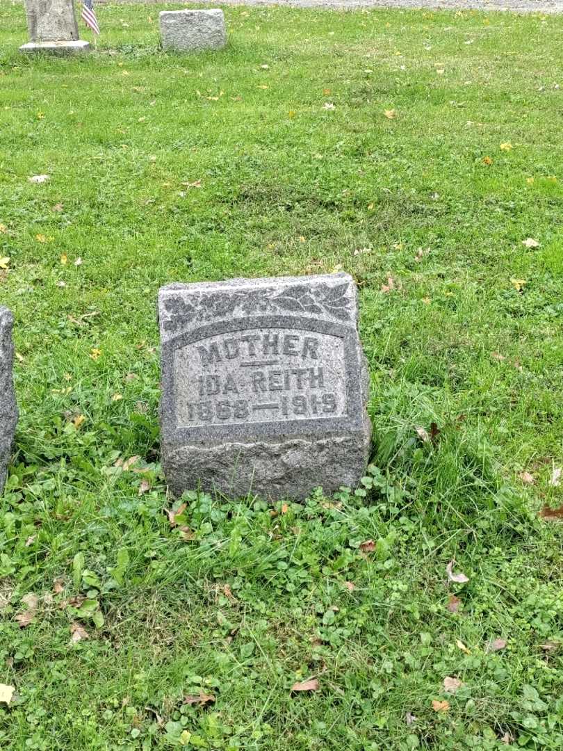 Ida Martha Reith's grave. Photo 2