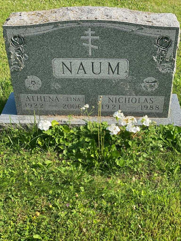 Nicholas Naum's grave. Photo 3