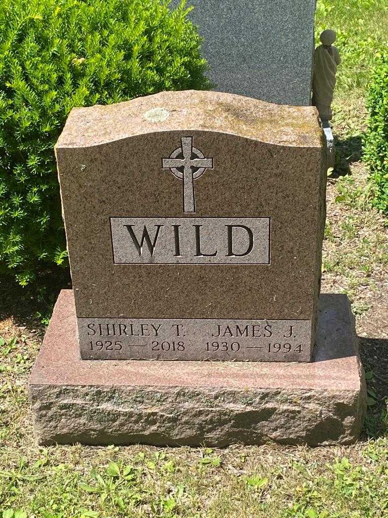Shirley T. Wild's grave. Photo 3