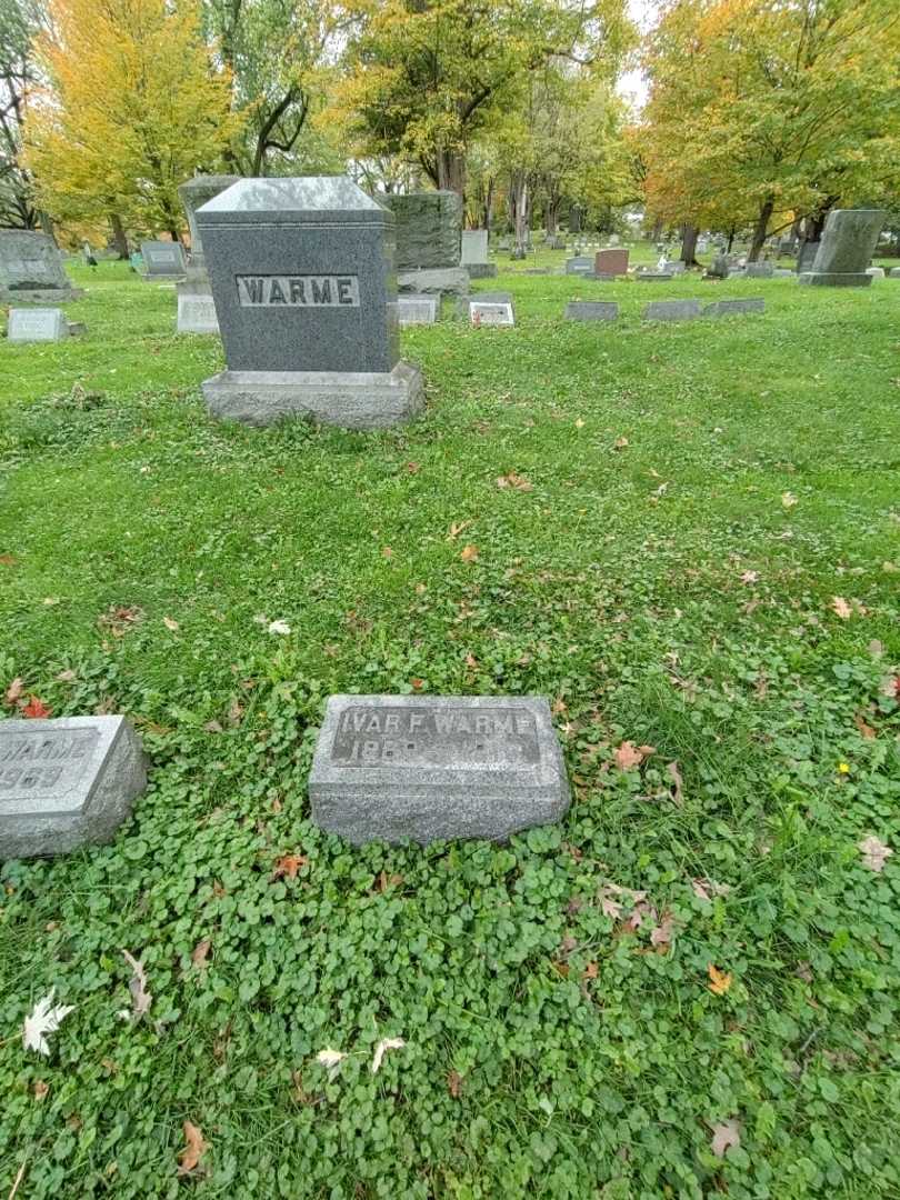 Ivar F. Warme's grave. Photo 1