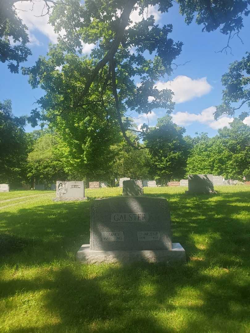 Mabel E. Galster's grave. Photo 1