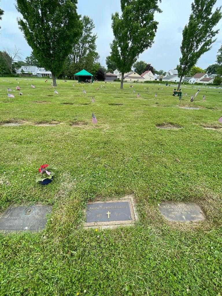 Arlene Florence Lavallee's grave. Photo 1