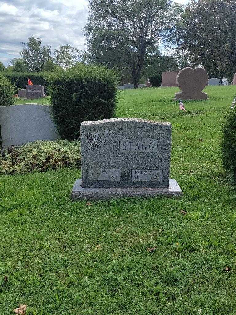 Frederick S. Stagg's grave. Photo 4