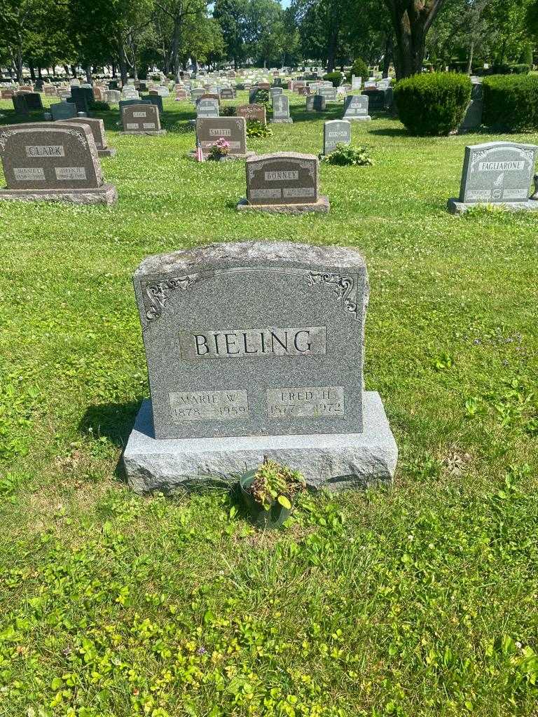 Fred H. Bieling's grave. Photo 2