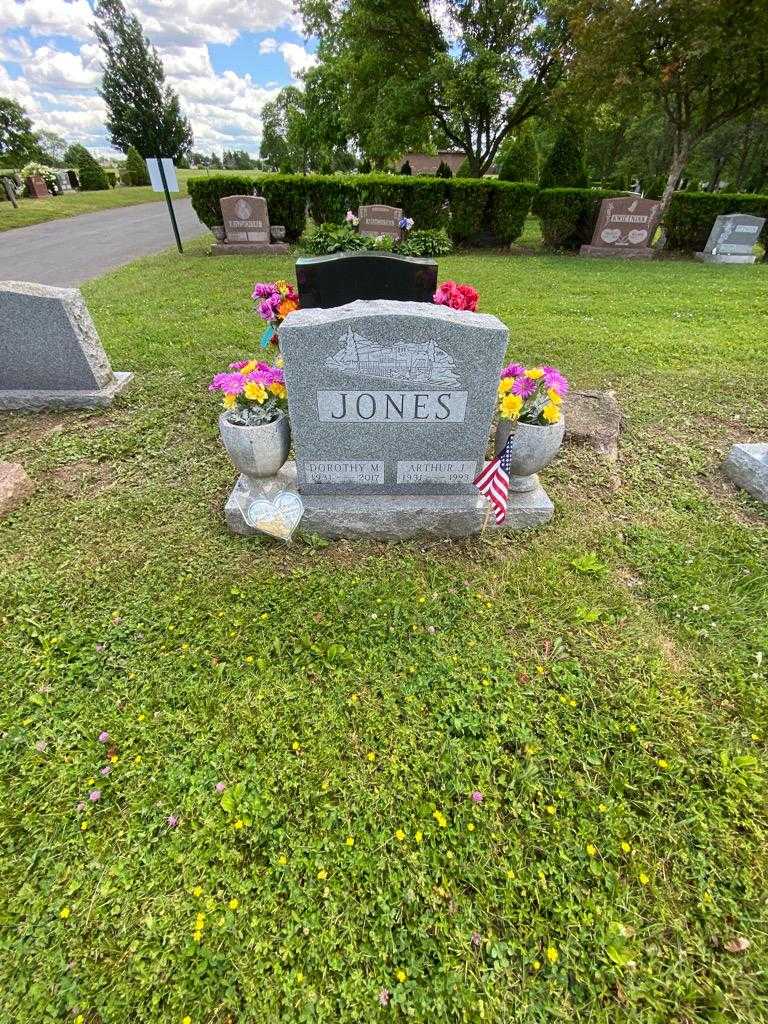 Arthur J. Jones's grave. Photo 1