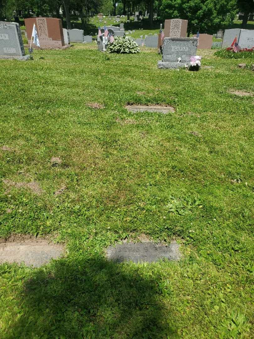 Doris B. Peck's grave. Photo 3