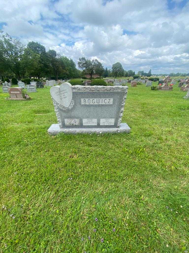 Jack Bogwicz's grave. Photo 1