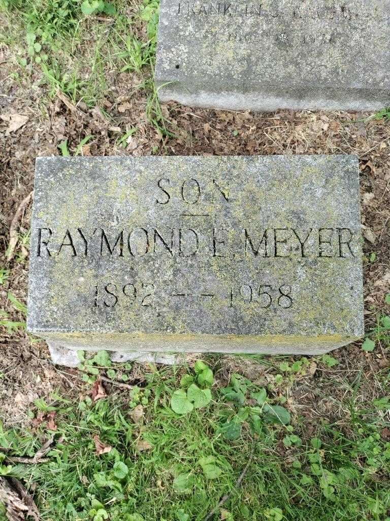 Raymond F. Meyer's grave. Photo 2