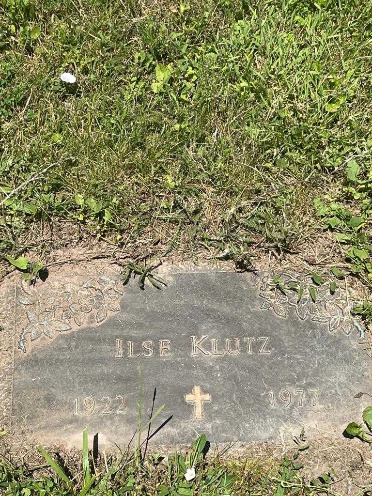 Ilse Klutz's grave. Photo 1