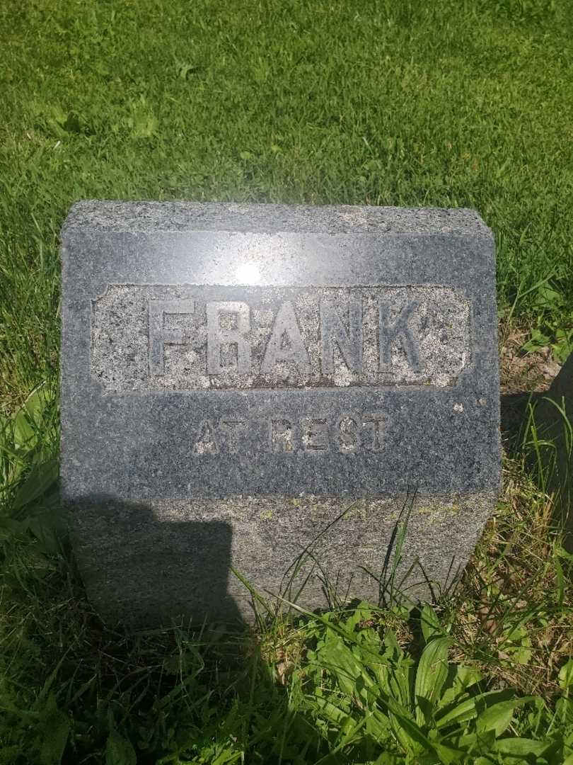 Frank Benz's grave. Photo 5