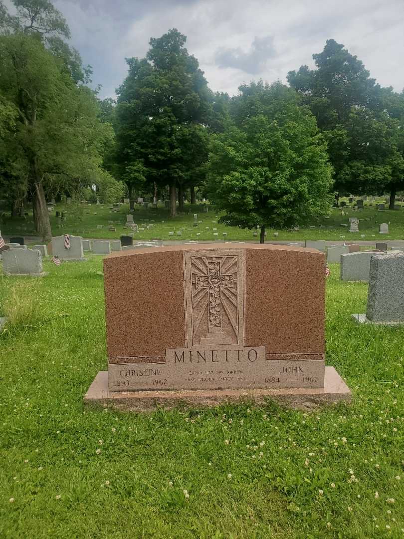 Christine Minetto's grave. Photo 2