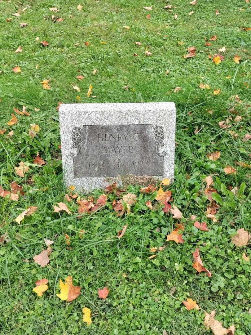 Henry G. Mayer's grave. Photo 2